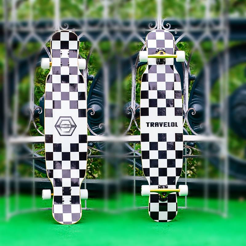 BLACK AND WHITE, 43-INCH P BRIDGE, WHITE WHEEL BEARING